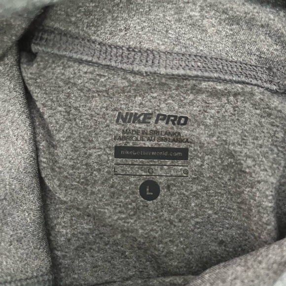 🔥 Nike Pro Hyperwarm Dri-FIT Cinch Neck Top – Size L Gray Long Sleeve ✔️ - Picture 9 of 10